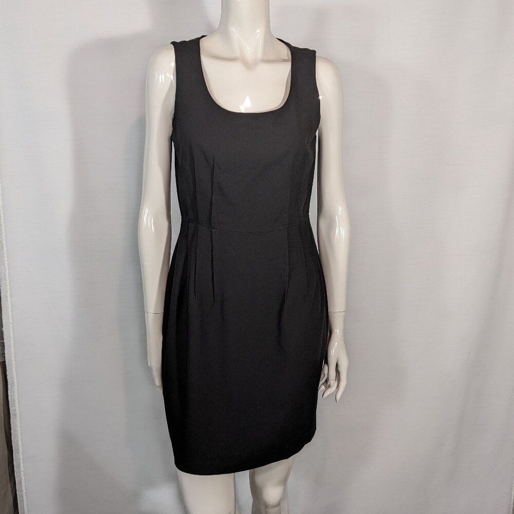 Forever 21 Fitted Black Dress (like new)